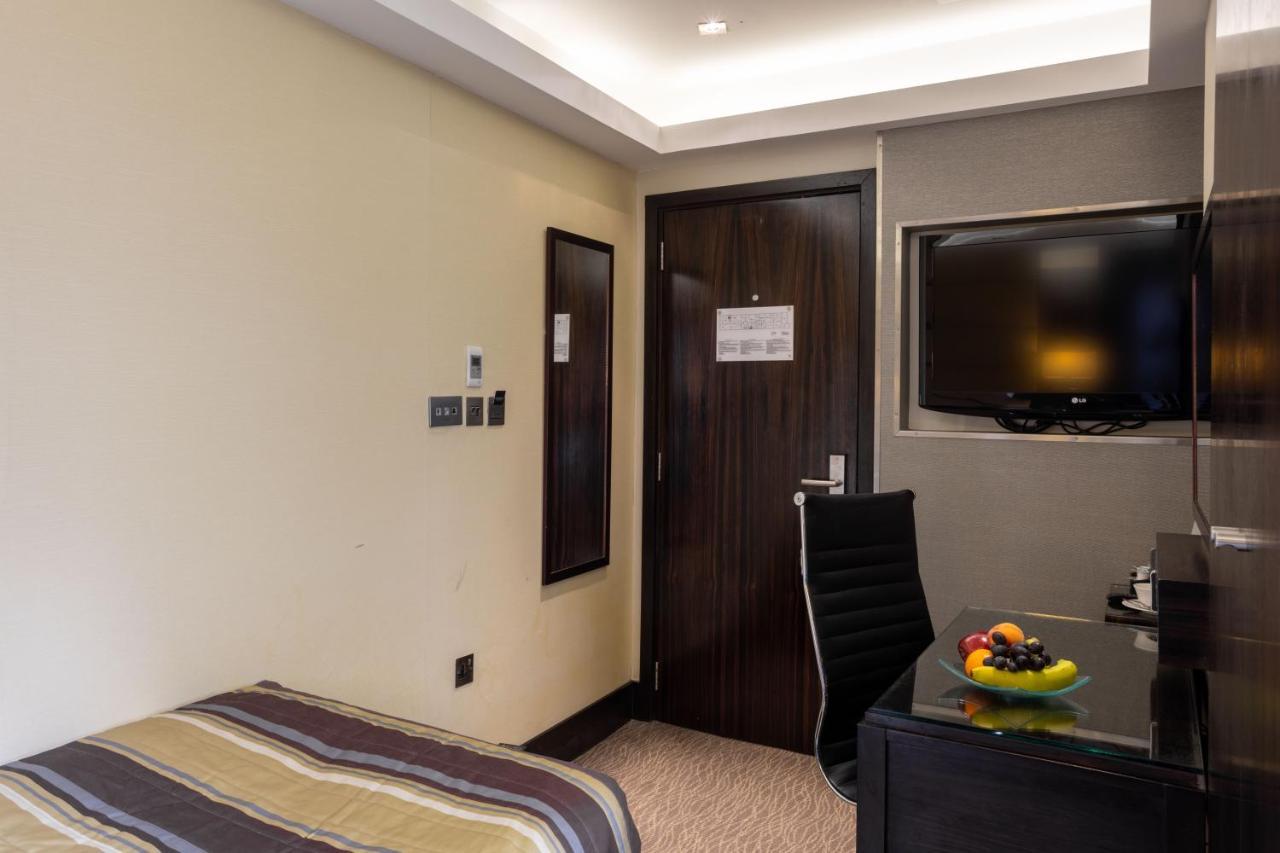 Park Grand Mayfair London Exterior foto A room at the hotel