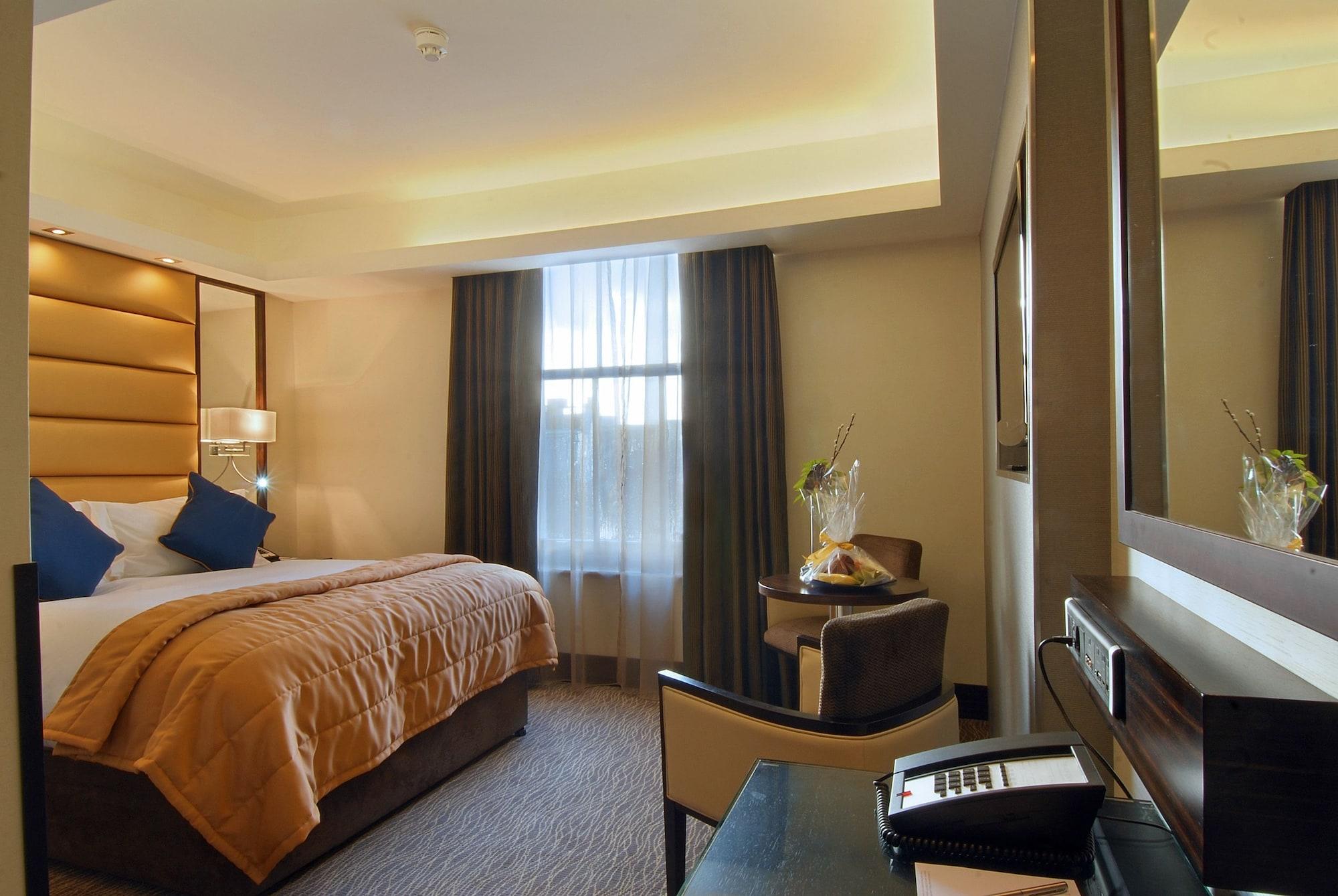 Park Grand Mayfair London Exterior foto A room at the hotel