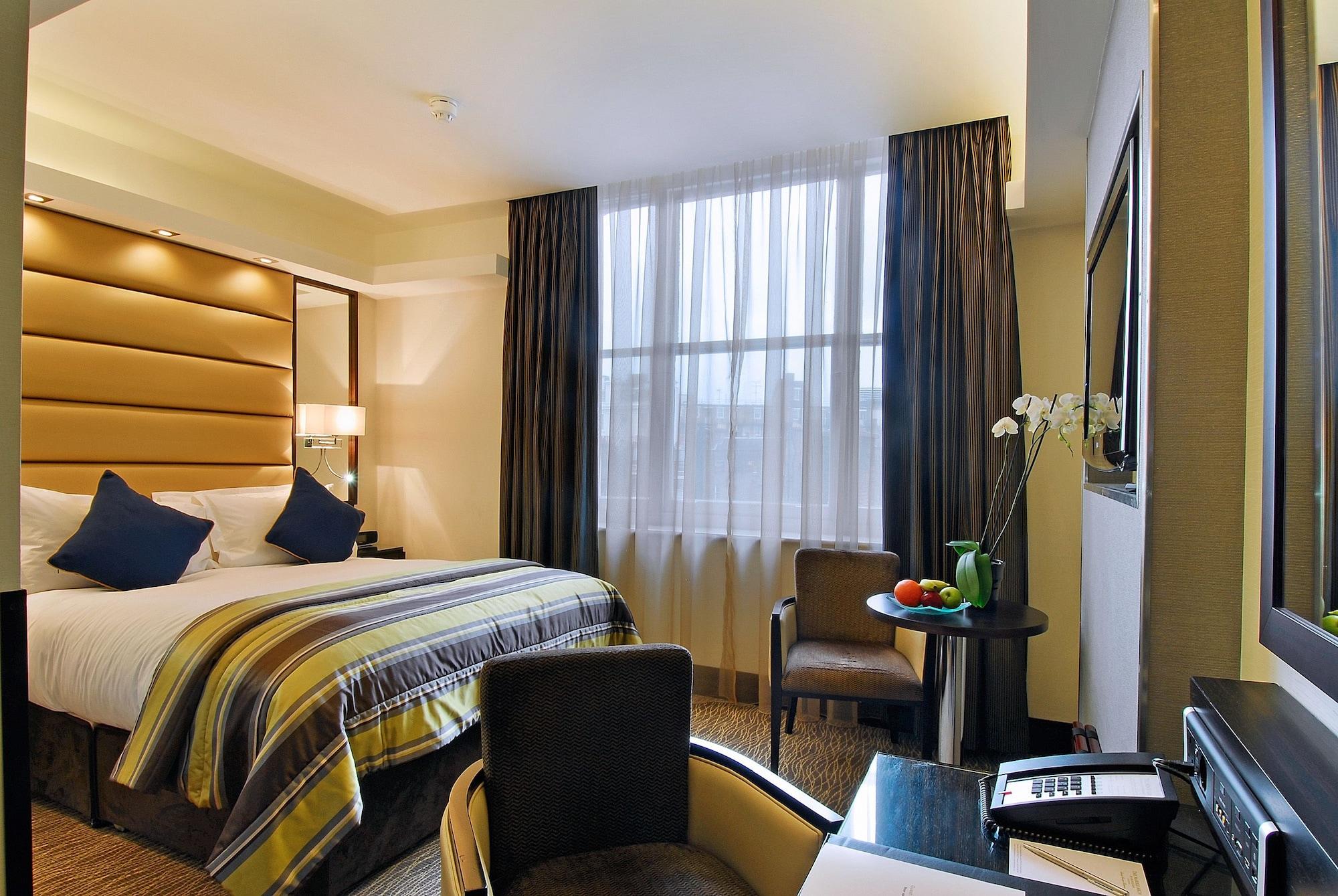 Park Grand Mayfair London Exterior foto A room at the hotel