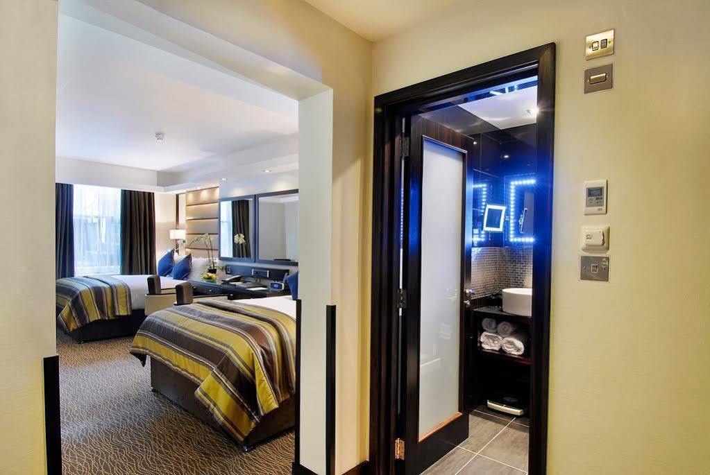 Park Grand Mayfair London Exterior foto A room at the hotel