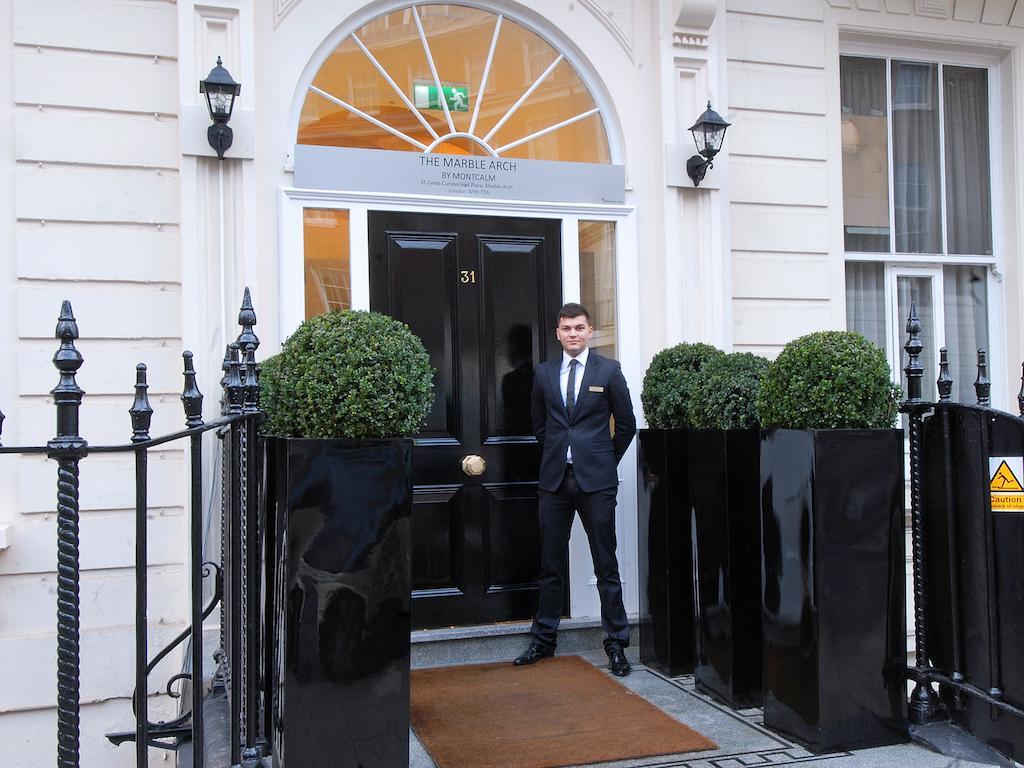 Park Grand Mayfair London Exterior foto Entrance to the hotel